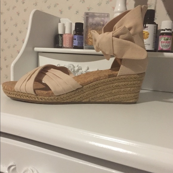NWOB UGG Traci Espadrille Wedge Sandals - Picture 3 of 7